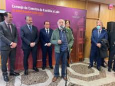Luis Alonso se dirige a los asistentes